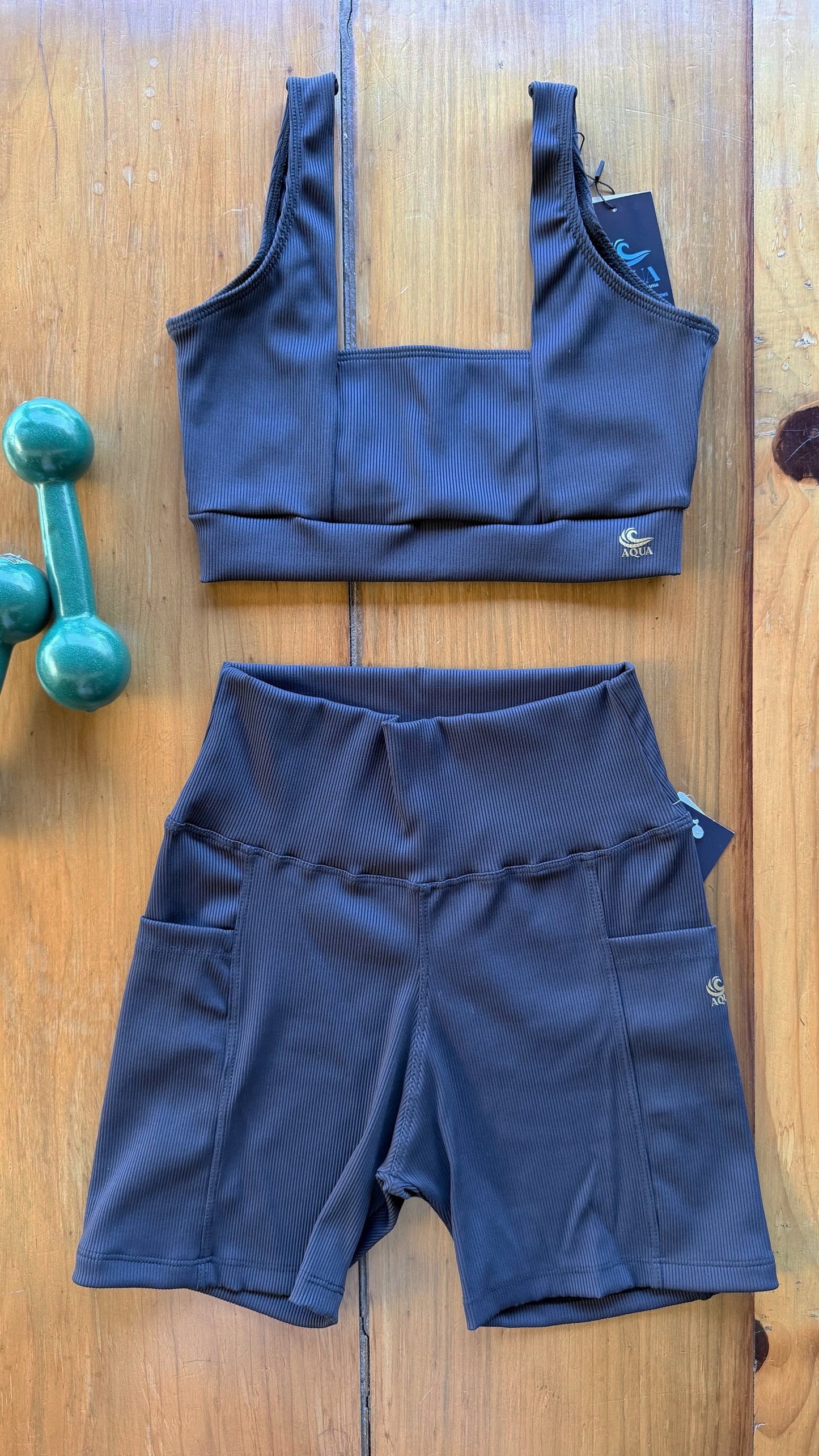 CONJUNTO FITNESS CANELADO PRETO- BERMUDA COM BOLSO E TOP