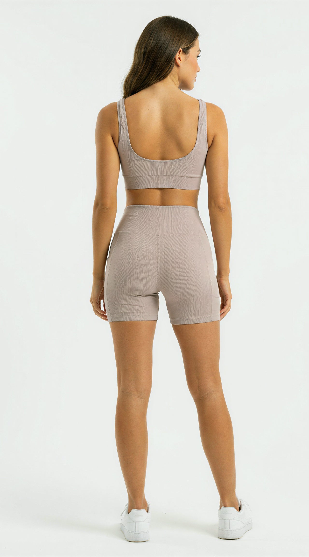 CONJUNTO FITNESS CANELADO- BERMUDA COM BOLSO E TOP,  NA COR NUDE